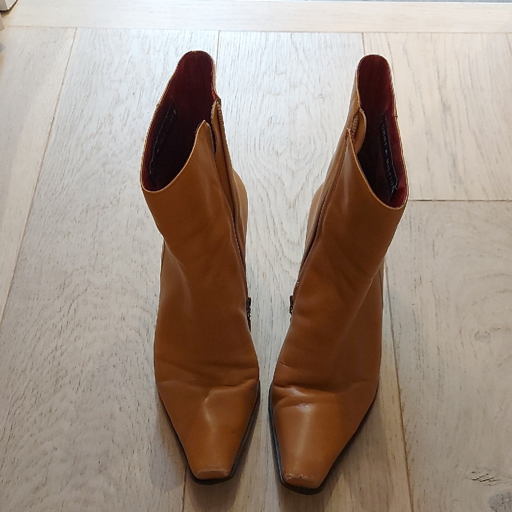 Tommy Hilfiger Tan Heeled Boots Elegant Design